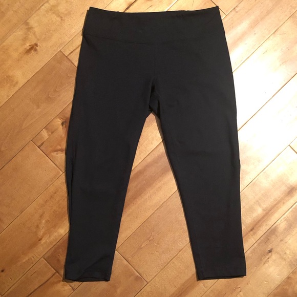 Zella Pants - ⬇️$30 Zella Capri Yoga Pants Size Small